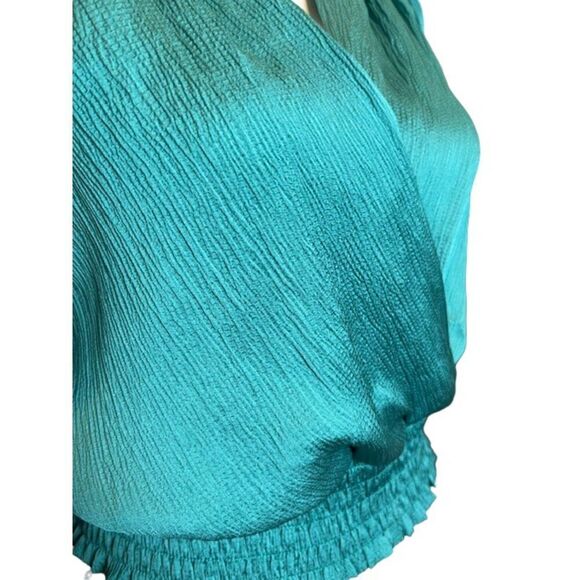 NWOT Monteau Los Angeles Green Top Cross front elastic waist, puff sleeve Large - Picture 2 of 10
